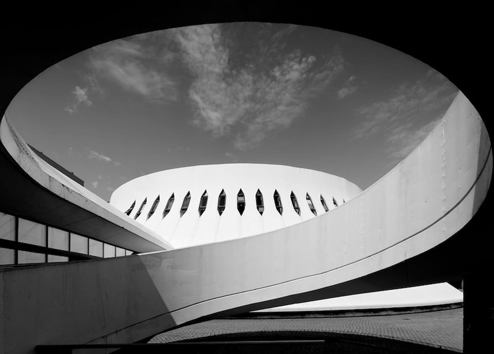 Oscar Niemeyer style architectural